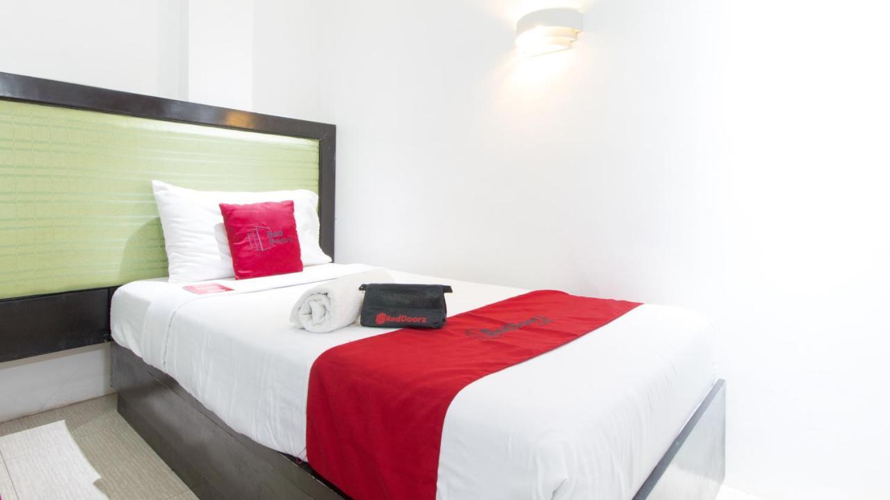 Reddoorz @ Real Fatima Tacloban Hotel Anibong Exterior photo